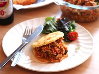 哥倫比亞風味玉米餅夾香料番茄雞絲