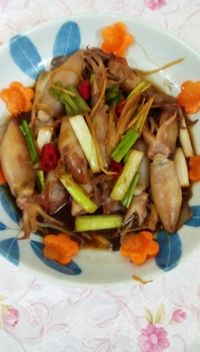 竹葉青滷小卷【玉山藥味酒進補去囉!]