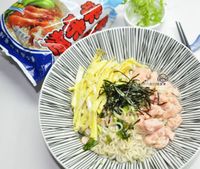 鮭魚海鮮麵[記憶中的味味麵]