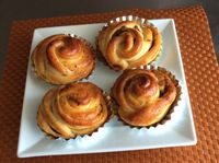 玫瑰花肉鬆麵包