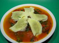 蕃茄炒桂冠蛋餃