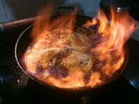 烈焰中的荷包蛋麻油雞