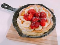 草莓香蕉荷蘭鬆餅～～～