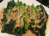 健康哩賀胡蔴醬菠菜