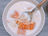 《木瓜雪耳冰糖牛奶煲》