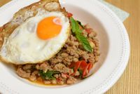 泰式打拋豬+煎蛋。香辣過癮!