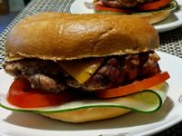 賢慧的愛妻早餐-花生醬雞腿排起司貝果♡