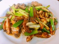 餐桌上的人妻料理*蠔油香菇炒雞腿肉