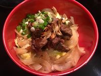《料理簡單做》蒜片骰子牛丼