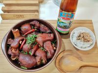 紅酒蜜汁燉豬腳