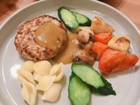 豆腐肉排佐咖哩醬