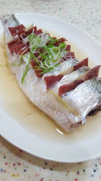 火腿蒸力魚（曹白魚）