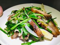 韭菜炒鹹豬肉