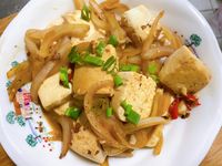 蔥燒洋蔥豆腐