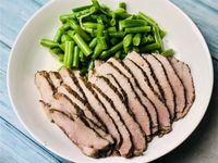 清蒸鹹豬肉佐鹽水四季豆