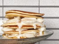 ［防疫料理］香蕉蜂蜜鮮奶油鬆餅