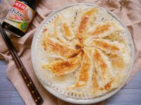 好美味「冰花煎餃」酥、薄、脆。