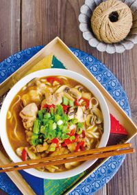 《奧斯卡的72道獨樂料理》雜煮酸辣雞湯麵