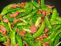 蒜苗拌鴨胗炒荷蘭豆