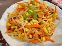 黃豆芽醬炒紅蘿蔔及煙燻豆皮