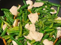 菜豆炒雞胸肉片