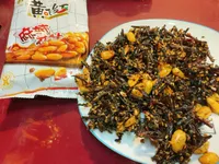 黃飛紅麻辣花生拌小魚干