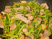 沙茶豬肉炒空心菜