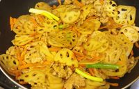 薑黃粉風味蓮藕炒肉沫