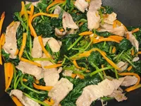 地瓜葉炒肉片