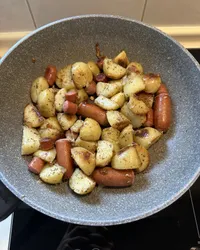 香煎脆皮馬鈴薯.義大利香料.西式香腸