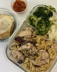 傳統蒸蛋&amp;蒜香雞肉義大利麵