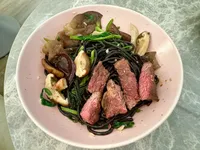 烤牛肉蔬菜炒義大利麵