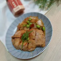 辣椒醬燒洋蔥雞腿排