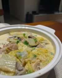 雞肉白菜菇菇牛奶鍋