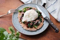 鯷魚芥蘭苗布拉塔起司薄餅