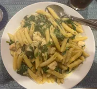 雞肉奶油菠菜義大利麵