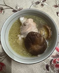 香菇蒜頭椰子雞湯