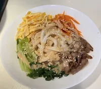 五色麻醬烏龍麵