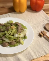 脆炒西洋芹貢丸