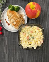 鹽味雞胸 佐 蘋果馬鈴薯沙拉