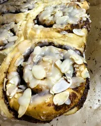 終極柔軟不失敗！大人味威士忌糖霜肉桂捲