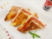 氣炸鍋「火腿起士三明治」簡單又好吃。