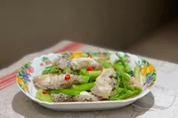 石斑片炒粗管芹菜