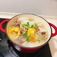 健康簡單的菜頭排骨玉米湯