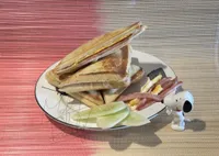 早午餐系列：熱壓火腿起司吐司（鬆餅機）