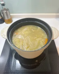 《狐狸廚娘》無水味增奶油白菜雞肉鍋