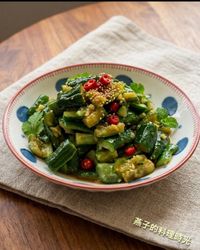 家常涼拌｜脆口醃小黃瓜，滷肉的最佳拍檔