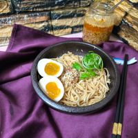 堅果辣醬拌麵