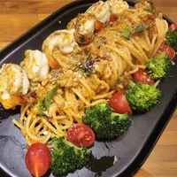 蒜香奶油鮮蝦茄汁義大利麵🥘