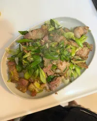 蒜苗炒鹹豬肉